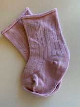 Load image into Gallery viewer, Ribbed Socks
