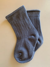 Load image into Gallery viewer, Ribbed Socks
